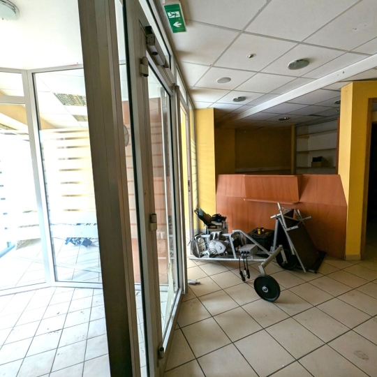  Annonces AMPLEPUIS : Immeuble | REGNY (42630) | 290 m2 | 45 000 &euro; 