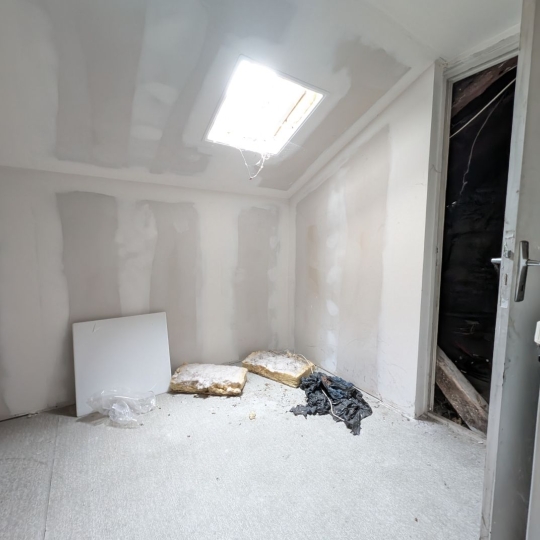  Annonces AMPLEPUIS : Immeuble | REGNY (42630) | 290 m2 | 45 000 &euro; 