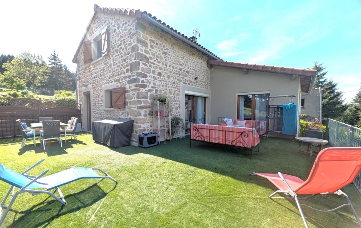  Annonces AMPLEPUIS House | FOURNEAUX (42470) | 130 m2 | 285 000 € 
